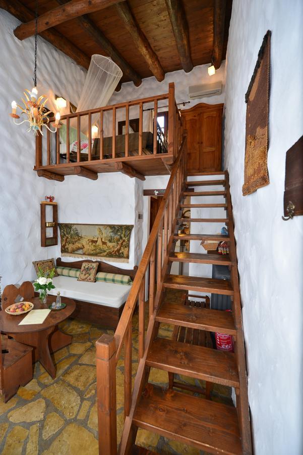 Viglatoras Appartement Sárkhos Buitenkant foto