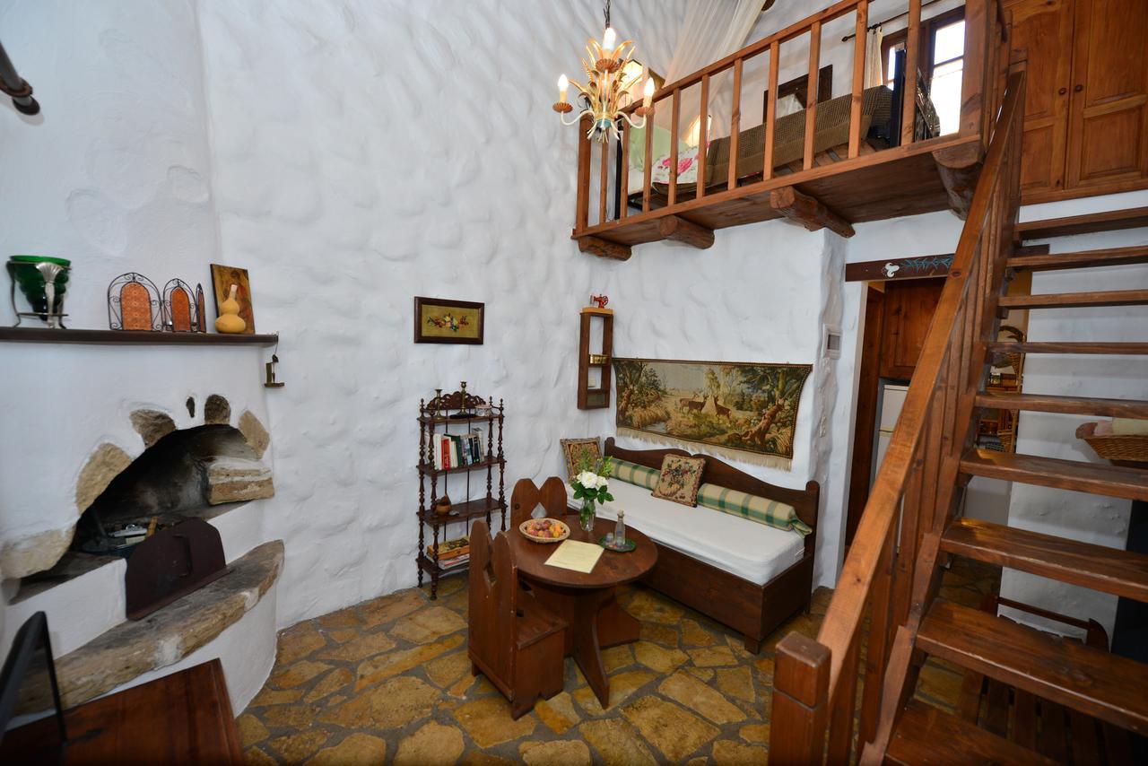 Viglatoras Appartement Sárkhos Buitenkant foto