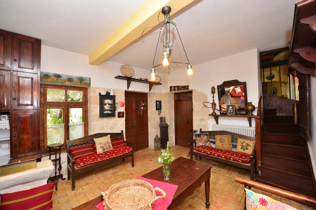 Viglatoras Appartement Sárkhos Buitenkant foto
