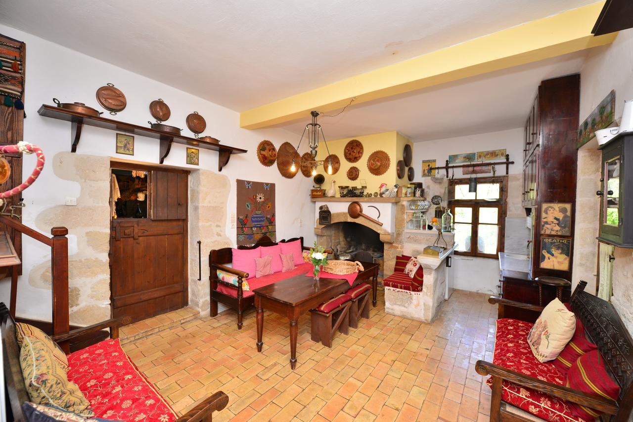 Viglatoras Appartement Sárkhos Buitenkant foto