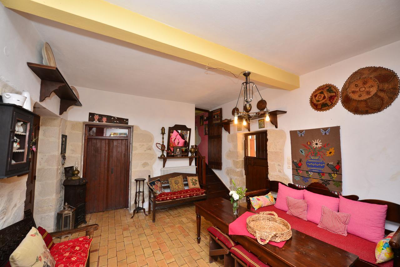 Viglatoras Appartement Sárkhos Buitenkant foto