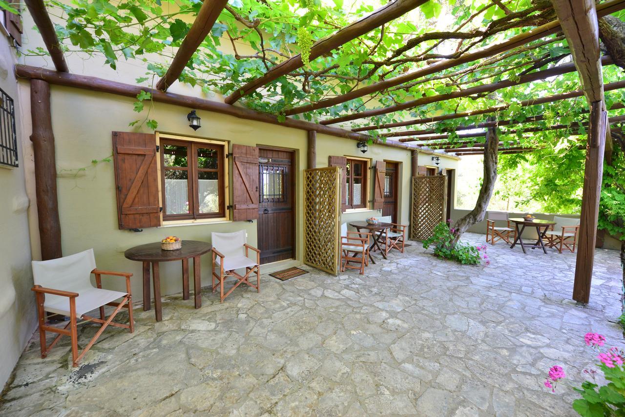 Viglatoras Appartement Sárkhos Buitenkant foto