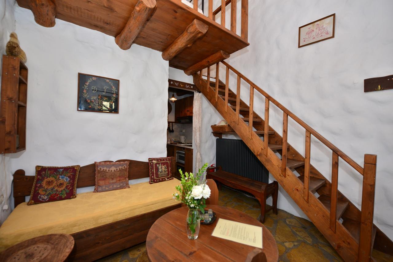 Viglatoras Appartement Sárkhos Buitenkant foto
