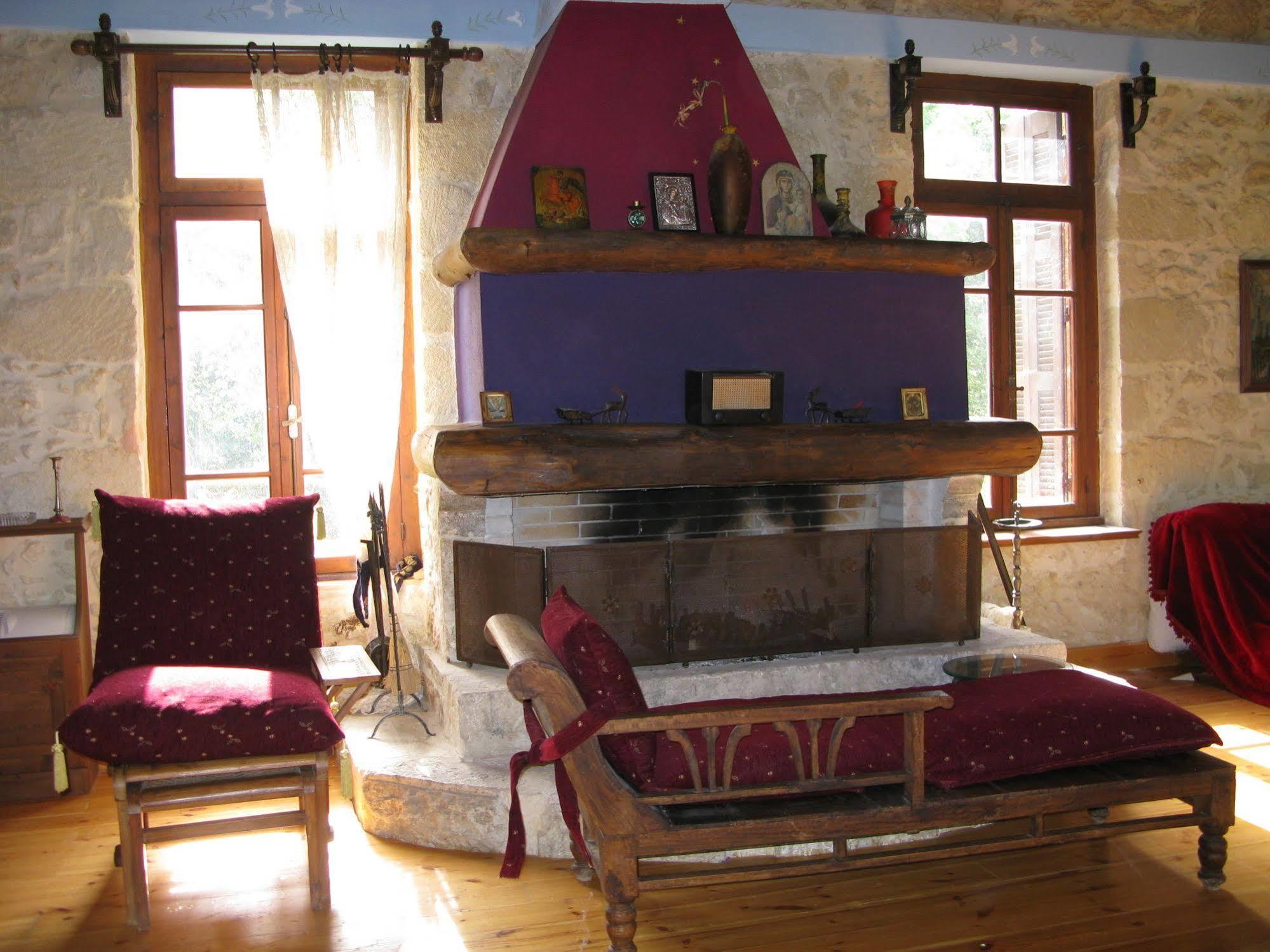 Viglatoras Appartement Sárkhos Buitenkant foto